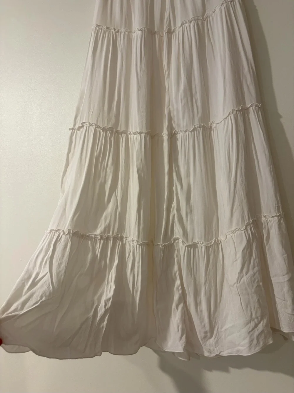 Brandy Melville Women's White Tiered Maxi Skirt - Picture 4 of 6